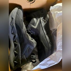 Unisex Reebok Zig Dynamica Sneakers